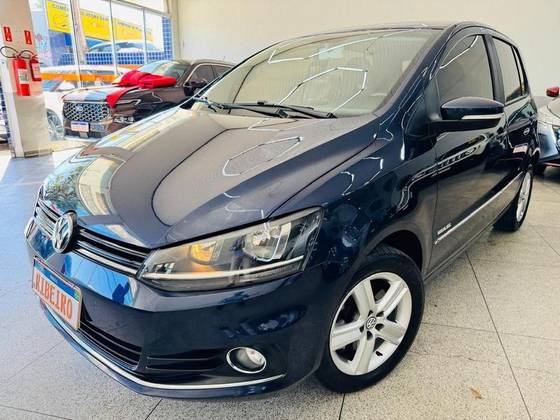 VOLKSWAGEN FOX 1.6 MI HIGHLINE 8V FLEX 4P AUTOMATIZADO VOLKSWAGEN FOX 1.6 MI HIGHLINE 8V FLEX 4P AUTOMATIZADO